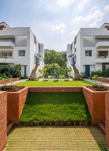 Project Image of 0.0 - 1132.26 Sq.ft 2 BHK Apartment for buy in Vianaar El Tesoro Phase II