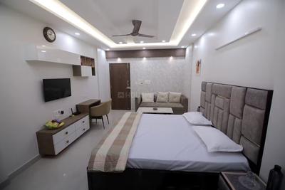 Shivi Inexpensive Studio Bedroom 2
