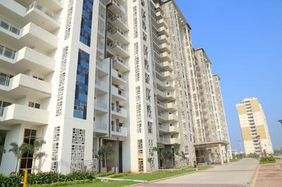Project Image of 2480.0 - 5570.0 Sq.ft 3 BHK Apartment for buy in Janta Falcon View