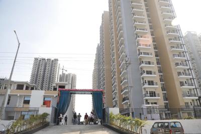 Project Image of 609.13 - 900.29 Sq.ft 2 BHK Apartment for buy in Panchsheel Greens II Tower E6 E7 D3 And D4
