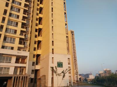 630 Sqft 1 BHK Flat for sale in Jaypee Kensington Boulevard