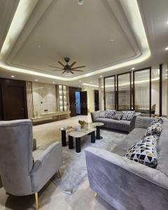 Project Image of 1350.0 - 2560.0 Sq.ft 3 BHK Builder Floor for buy in Prop Bricks