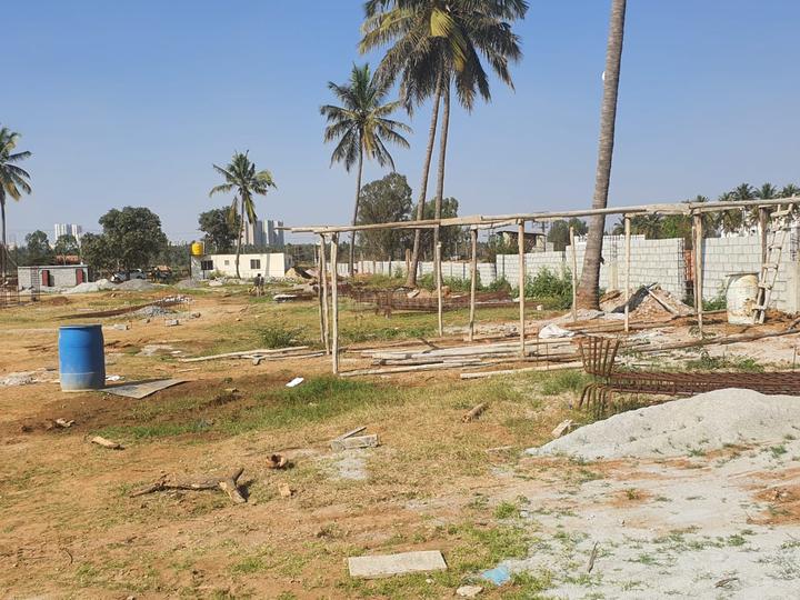 Gallery Cover Pic of Daadys Square 