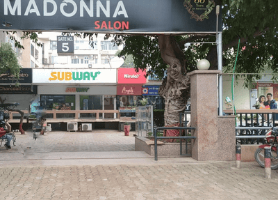 DLF City Phase 1 Shopping Mall 3
