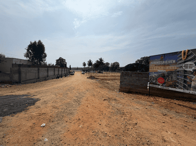 Project Image of 1200.0 - 2400.0 Sq.ft Residential Plot Plot for buy in Erayaa Indranee Lake View