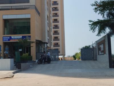 Project Image of 664.13 - 849.81 Sq.ft 2 BHK Apartment for buy in Nakshatra Skyview