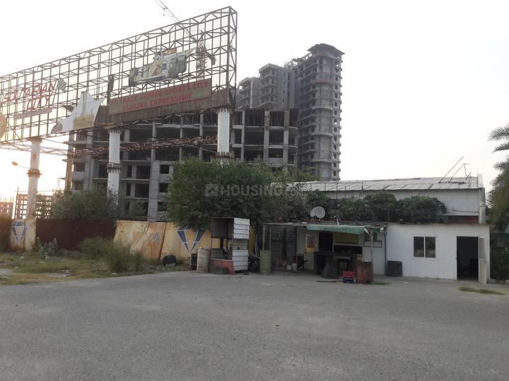 Gallery Cover Pic of Le Solitairian Group Solitairian City Villa