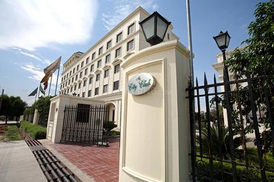 Project Image of 0.0 - 3264.0 Sq.ft 4 BHK Apartment for buy in DLF Moulsari Enclave