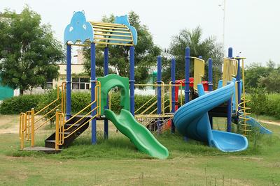 Omaxe City Plot Children's play area 3