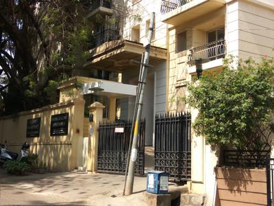 ETA Binny Crescent binny entrance.jpg 1