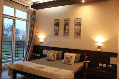 Project Image of 1400.0 - 2105.0 Sq.ft 2 BHK Apartment for buy in Celebrity Meadows Tower M