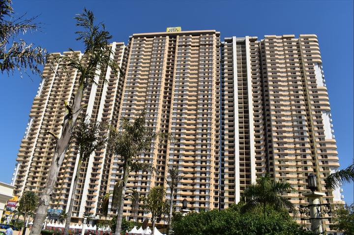 Saya Gold Avenue - Image 3