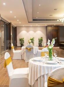 Project Image of 1153.57 - 1330.0 Sq.ft 3 BHK Apartment for buy in Courtyard Rozanne