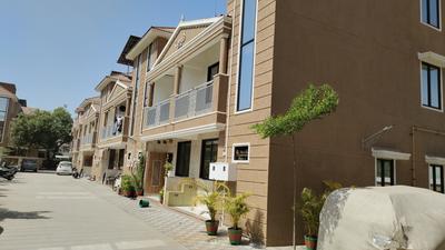 Project Image of 834.42 - 1258.52 Sq.ft 4 BHK Bungalow for buy in Radhe Lake View 2