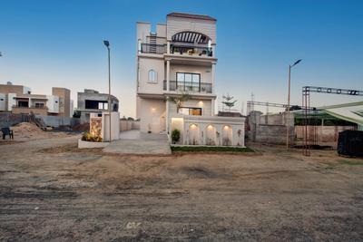 Project Image of 1815.0 - 1957.0 Sq.ft 4.5 BHK Villa for buy in Broadleaf 15