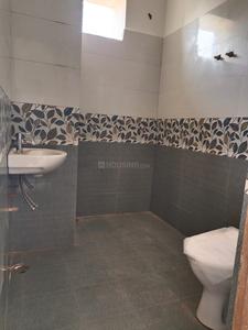 Tulsiani Imperial Green Bathroom 1