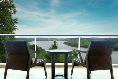 Mega Pearl Balcony 1