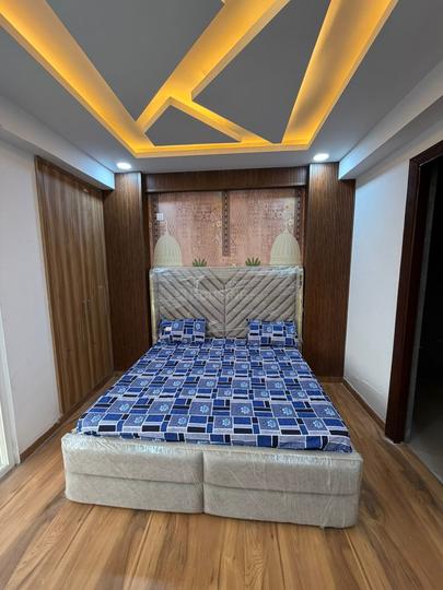 Trivor Urbania Luxury Apartment - Image 3