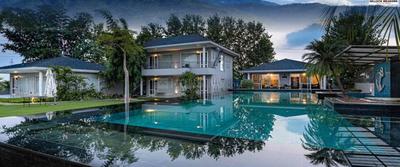 Hilllock Meadows Farms Swimming Pool 1