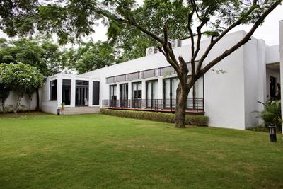Project Image of 2500.0 - 3500.0 Sq.ft 2 BHK Villa for buy in Silverglades Tarudhan Valley Golf Resort