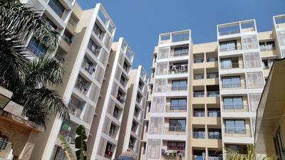 Project Image of 1134.0 - 1179.0 Sq.ft 2 BHK Apartment for buy in Gayatri Maitri Lake View