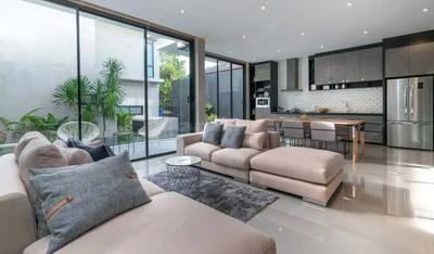 Project Image of 742 Sq.ft 2 BHK Apartment / Flat for sale in Malad West for Rs. 21000000