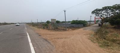 Empire S Square Plot 1