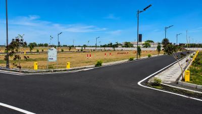 Sameera Oviyam Plot 1