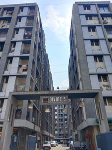 Project Image of 945.0 - 1350.0 Sq.ft 2 BHK Apartment for buy in Sun Divine 5