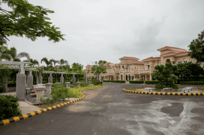 Project Image of 3280.84 - 5930.05 Sq.ft 4 BHK Villa for buy in Adani North Park Phase 4 And 7