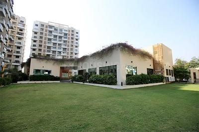 Project Image of 567.0 - 1070.79 Sq.ft 1 BHK Apartment for buy in Amit Bloomfield Phase III J And K Building