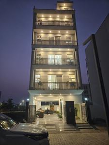 The Rising Palm Floors Elevation 1