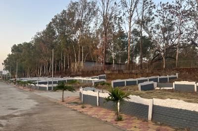 Project Image of 970.58 - 2329.09 Sq.ft Residential Plot Plot for buy in Namrata Breezio