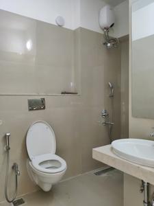 Common Bathroom Image of 1050 Sq.ft 3 BHK Apartment / Flat for rent in Mulund West Mumbai for Rs. 80000
