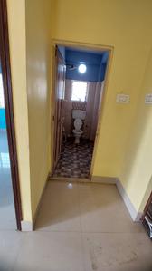 Bathroom Image of 850 Sq.ft 2 BHK Builder Floor for rent in Nayabad Kolkata for Rs. 9500
