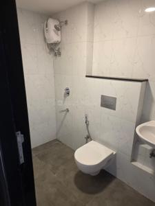 Bathroom Image of 650 Sq.ft 2 BHK Apartment / Flat for sale in Lodha Amara, Thane West Thane for Rs. 12000000