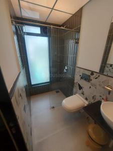 Bathroom Image of 1350 Sq.ft 3 BHK Builder Floor for rent in Ashok Vihar New Delhi for Rs. 60000