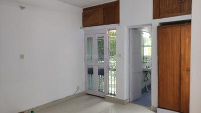 Bedroom Image of 1400 Sq.ft 2 BHK Apartment / Flat for sale in Vasant Kunj New Delhi for Rs. 45000000