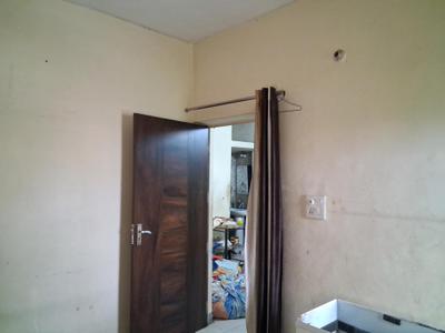 Bedroom Image of 900 Sq.ft 2 BHK Apartment / Flat for sale in GH 14 DDA MIG, Paschim Vihar New Delhi for Rs. 11000000