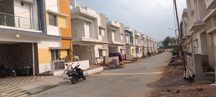 Madaram Main Image 1