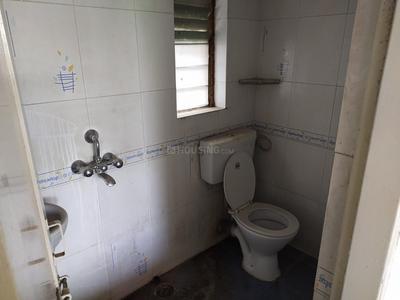 Bathroom Image of 970 Sq.ft 3 BHK Apartment / Flat for rent in Gokulpeth Nagpur for Rs. 20000