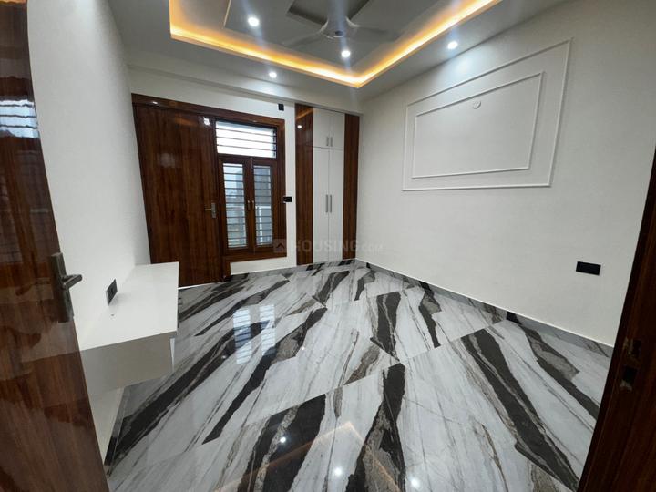 Golden Avenue Main Image 1