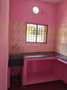 Kitchen Image of 700 Sq.ft 1 BHK Builder Floor for rent in Selaiyur Chennai for Rs. 13000