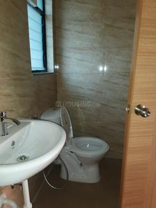 Bathroom Image of 950 Sq.ft 2 BHK Apartment / Flat for sale in Kumar Palaash, Wadgaon Sheri Pune for Rs. 9500000