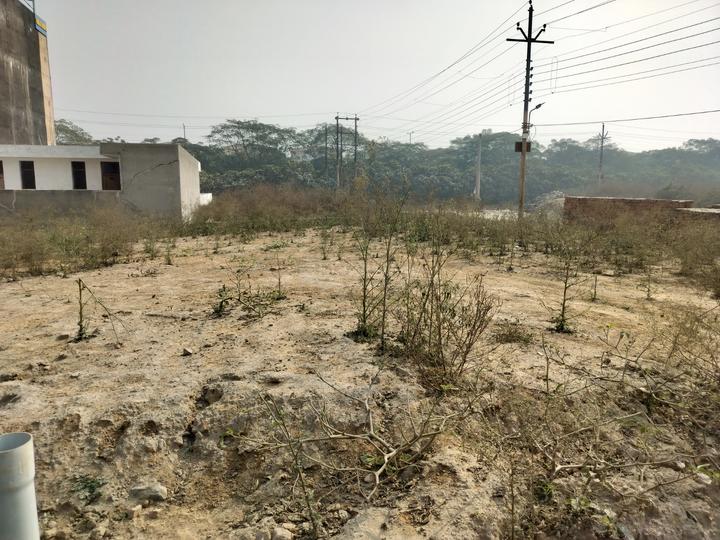 Upsidc site c surajpur Main Image 1
