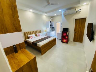 1 RK Independent Builder Floor