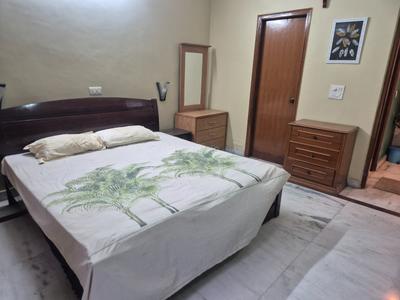 Bedroom Image of 2700 Sq.ft 3 BHK Builder Floor for rent in Sector 41 Noida for Rs. 38000