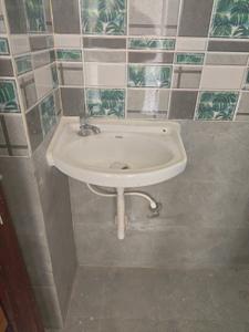 Bathroom Image of 720 Sq.ft 1 BHK Apartment / Flat for rent in Kondapur Hyderabad for Rs. 14500