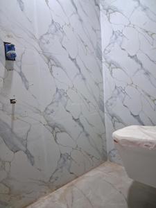 Common Bathroom Image of 1650 Sq.ft 3 BHK Apartment / Flat for sale in Sector 104 Noida for Rs. 8075000
