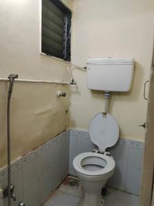 Common Bathroom One Image of 370 Sq.ft 1 BHK Apartment / Flat for sale in Saptarshi Towers, Kandivali West Mumbai for Rs. 6850000